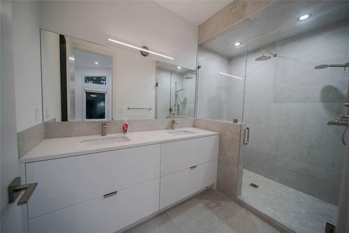 6392 Tie Lake Road, Jaffray, BC - Indoor Photo Showing Bathroom