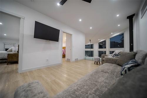 6392 Tie Lake Road, Jaffray, BC - Indoor