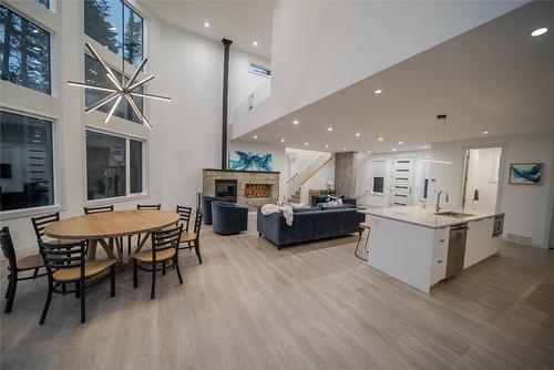 6392 Tie Lake Road, Jaffray, BC - Indoor