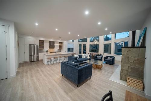 6392 Tie Lake Road, Jaffray, BC - Indoor