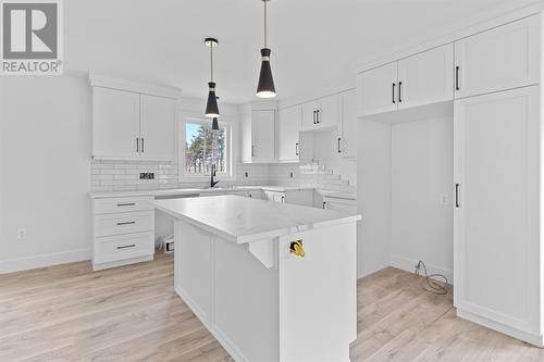 7 Fencer Place, Conception Bay South, NL - Indoor Photo Showing Kitchen With Upgraded Kitchen