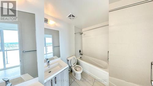 3006 - 8 Nahani Way, Mississauga, ON - Indoor Photo Showing Bathroom