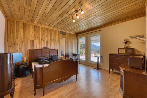48 Puckett Road, Cherryville, BC - Indoor