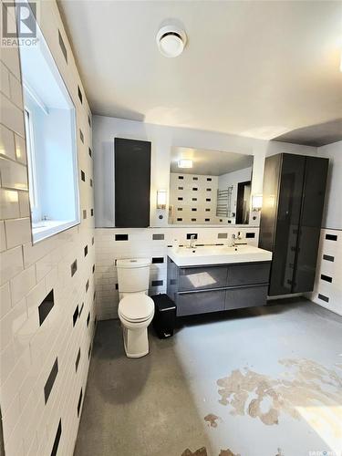 347 Maple Avenue, Yorkton, SK - Indoor Photo Showing Bathroom