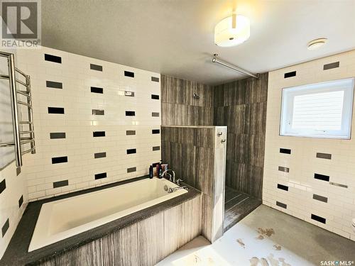 347 Maple Avenue, Yorkton, SK - Indoor