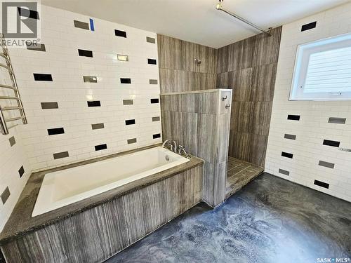 347 Maple Avenue, Yorkton, SK - Indoor