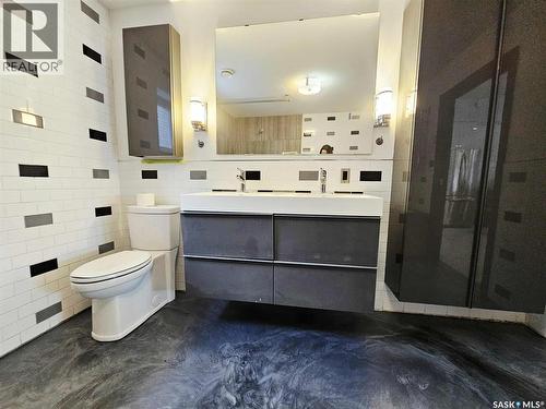 347 Maple Avenue, Yorkton, SK - Indoor Photo Showing Bathroom