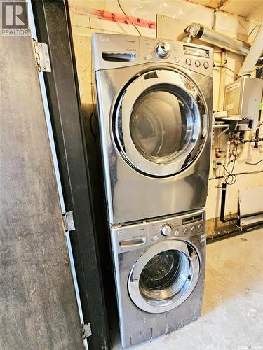 347 Maple Avenue, Yorkton, SK - Indoor Photo Showing Laundry Room