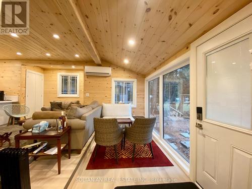 29 Paradise Road, Kawartha Lakes, ON - Indoor Photo Showing Other Room