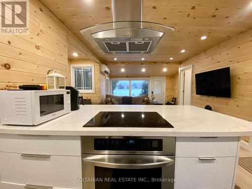 29 Paradise Road, Kawartha Lakes, ON - Indoor Photo Showing Kitchen