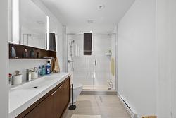 Ensuite bathroom - 