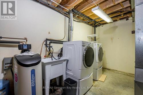 31 Lakeview Crescent, Tiny, ON - Indoor Photo Showing Laundry Room