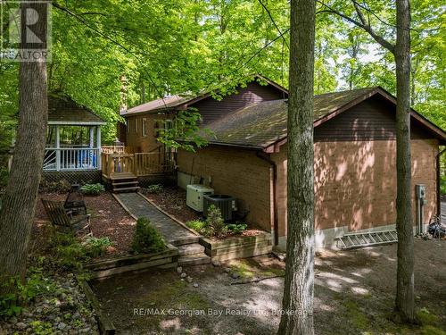 31 Lakeview Crescent, Tiny, ON - Outdoor