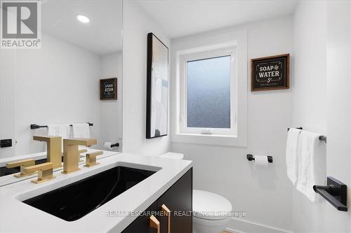 94 West 32Nd Street, Hamilton, ON - Indoor