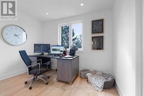 94 West 32Nd Street, Hamilton, ON - Indoor Photo Showing Office
