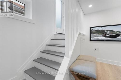 94 West 32Nd Street, Hamilton, ON - Indoor Photo Showing Other Room