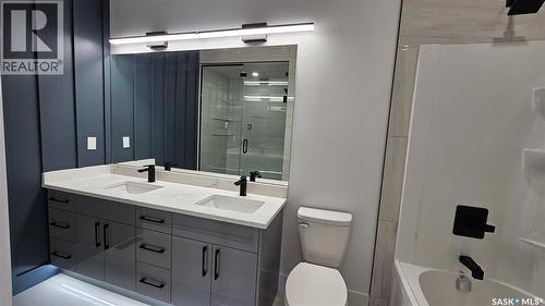 371 Sharma Crescent, Saskatoon, SK - Indoor Photo Showing Bathroom