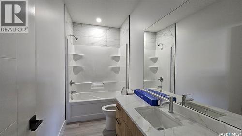 371 Sharma Crescent, Saskatoon, SK - Indoor Photo Showing Bathroom