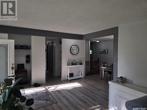 212 8Th Street E, Wynyard, SK - Indoor