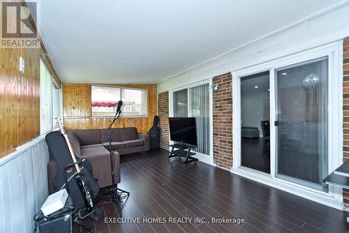 194 Braymore Boulevard, Toronto, ON - Indoor