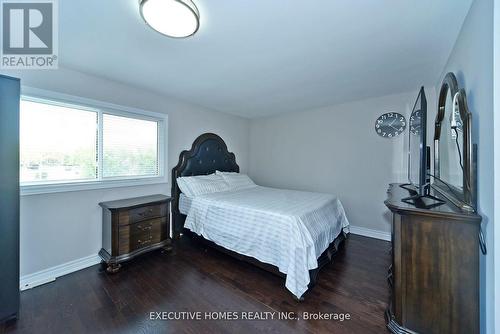 194 Braymore Boulevard, Toronto, ON - Indoor Photo Showing Bedroom