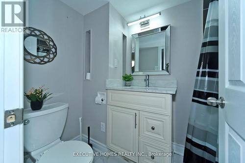 194 Braymore Boulevard, Toronto, ON - Indoor Photo Showing Bathroom