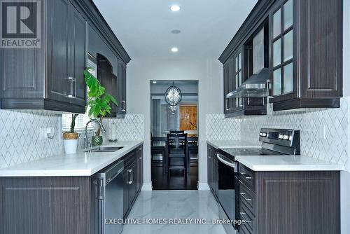 194 Braymore Boulevard, Toronto, ON - Indoor Photo Showing Kitchen With Double Sink