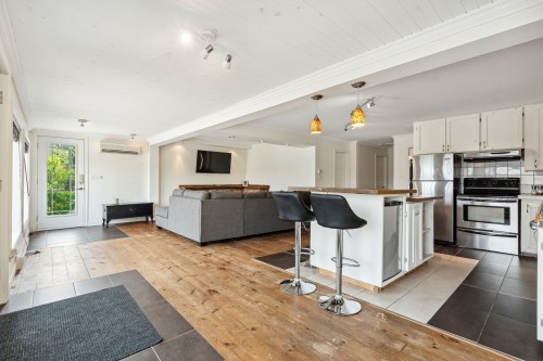 Vue d'ensemble - 1 Rue Gaudord, Lac-Brome, QC - Indoor Photo Showing Kitchen