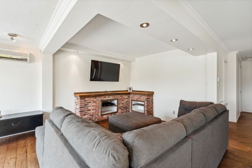 Salon - 1 Rue Gaudord, Lac-Brome, QC - Indoor Photo Showing Living Room With Fireplace