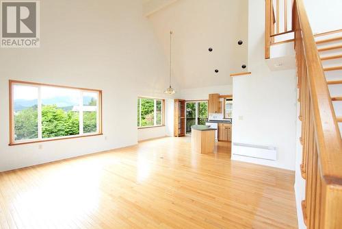 209 2Nd Avenue, Daajing Giids City, BC - Indoor Photo Showing Living Room