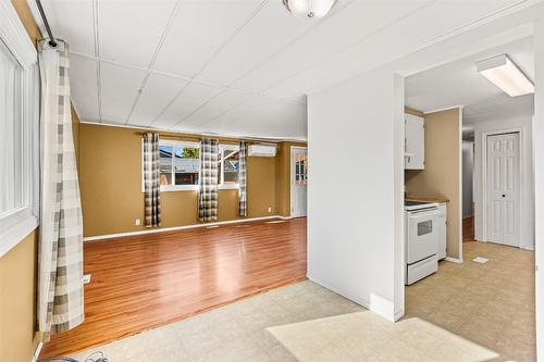 1416 Alder Street, Creston, BC - Indoor Photo Showing Other Room