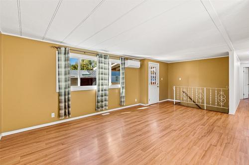 1416 Alder Street, Creston, BC - Indoor Photo Showing Other Room