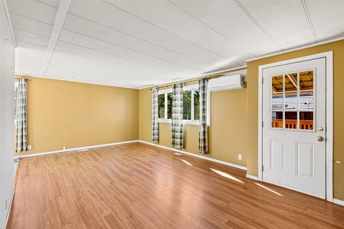 1416 Alder Street, Creston, BC - Indoor Photo Showing Other Room