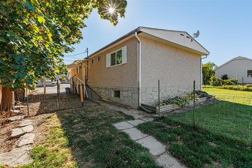1416 Alder Street, Creston, BC - Outdoor With Exterior