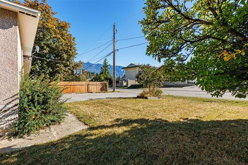 1416 Alder Street, Creston, BC - Outdoor