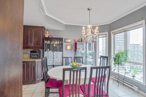 Salle à manger - 1609-3330 Boul. Le Carrefour, Laval (Chomedey), QC - Indoor Photo Showing Dining Room