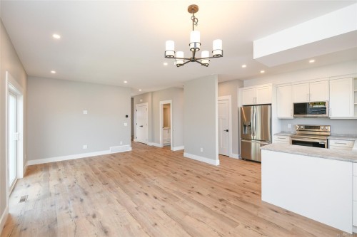 B-2315 Mcdonald Rd, Comox, BC - Indoor Photo Showing Kitchen