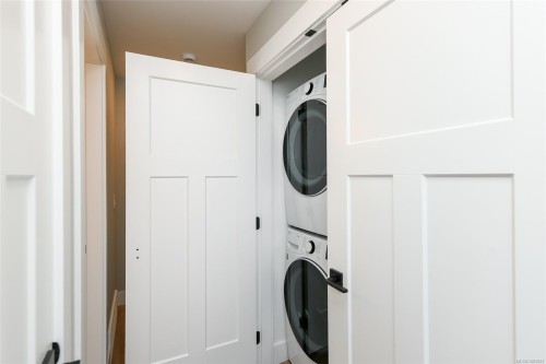 B-2315 Mcdonald Rd, Comox, BC - Indoor Photo Showing Laundry Room