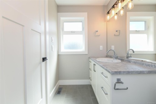 B-2315 Mcdonald Rd, Comox, BC - Indoor Photo Showing Bathroom