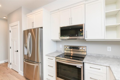 B-2315 Mcdonald Rd, Comox, BC - Indoor Photo Showing Kitchen