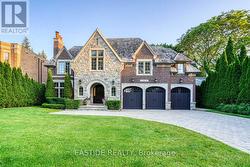 5 SWIFTDALE PLACE  Toronto, ON M3B 1M3