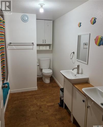 48 Whitewater Place, Yorkton, SK - Indoor Photo Showing Bathroom