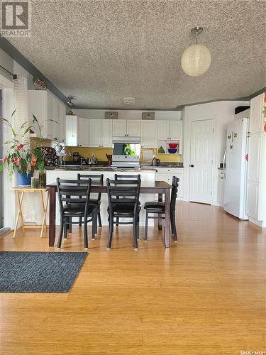 48 Whitewater Place, Yorkton, SK - Indoor Photo Showing Dining Room