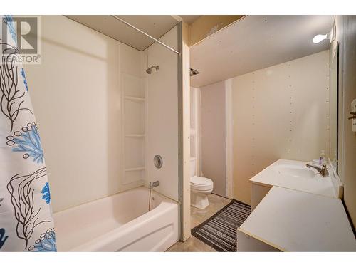 1053 Ptarmigan Road, Chase, BC - Indoor Photo Showing Bathroom