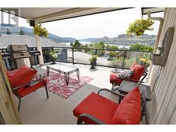 Covered deck accessed from nook area - 