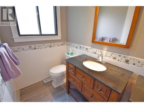 9003 Cherry Lane, Coldstream, BC - Indoor Photo Showing Bathroom