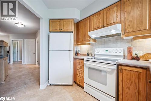 71 Bayberry Drive Unit# 112, Guelph, ON - Indoor Photo Showing Kitchen