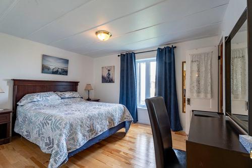 Chambre à coucher - 475 Route De La Grande-Alliance, Baie-Sainte-Catherine, QC - Indoor Photo Showing Bedroom