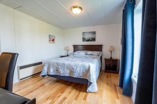 Chambre à coucher - 475 Route De La Grande-Alliance, Baie-Sainte-Catherine, QC - Indoor Photo Showing Bedroom