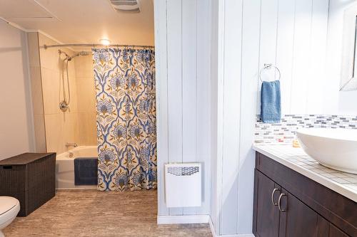 Salle de bains - 475 Route De La Grande-Alliance, Baie-Sainte-Catherine, QC - Indoor Photo Showing Bathroom